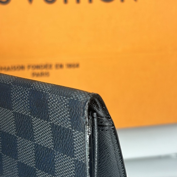 LOUIS VUITTON Louis Vuitton Ebene Wallet Demier Brazza - Picture 3 of 12